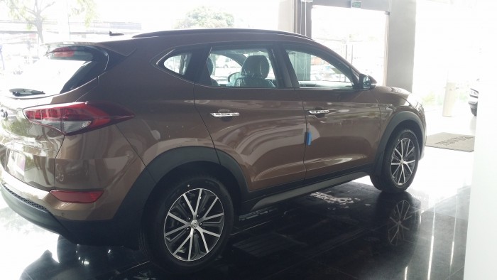 Hyundai Tucson 2016 bán thanh lý cuối năm, giá cực sốc, tặng ngay 1 năm bảo hiểm khi mua trong tháng 11