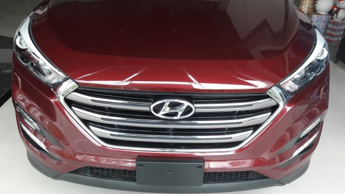 Ưu đãi đặc biệt dành cho Hyundai Tucson 2016 màu đỏ duy nhất trong tháng 11, tặng ngay 1 năm bảo hiểm và hơn thế nữa