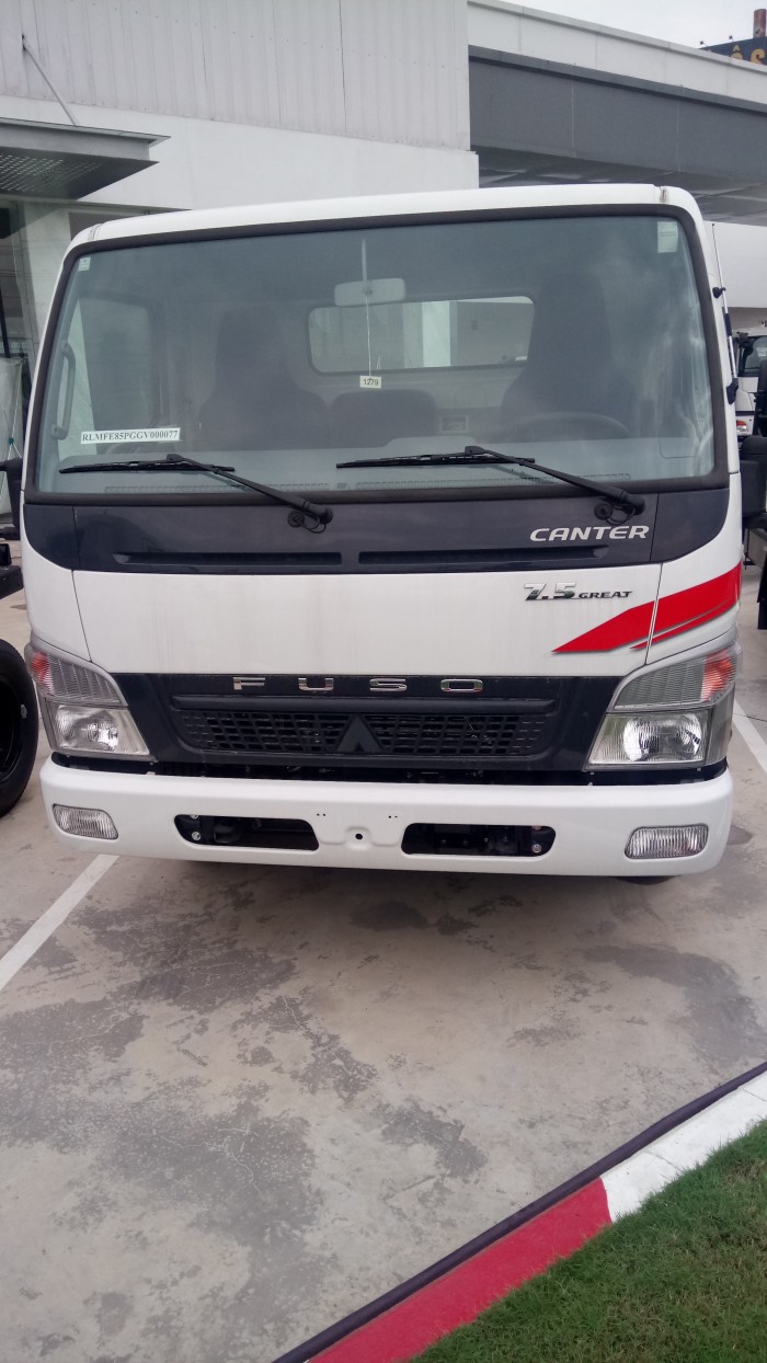 Bán xe tải FUSO Canter 7.5, tải 4 tấn 5 liên hệ ngay trong tháng 11 để có giá ưu đãi