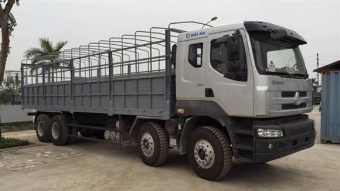 Xe tải Chenlong 4 chân thùng dài 9m6