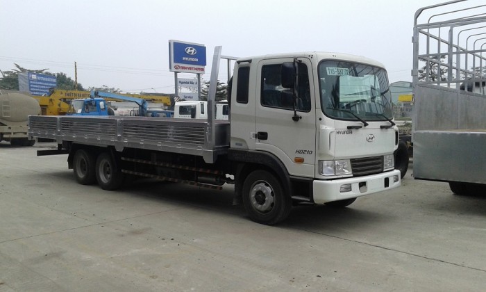 Hyundai HD210 thùng lửng nhập khẩu nguyên chiếc 13,5 tấn