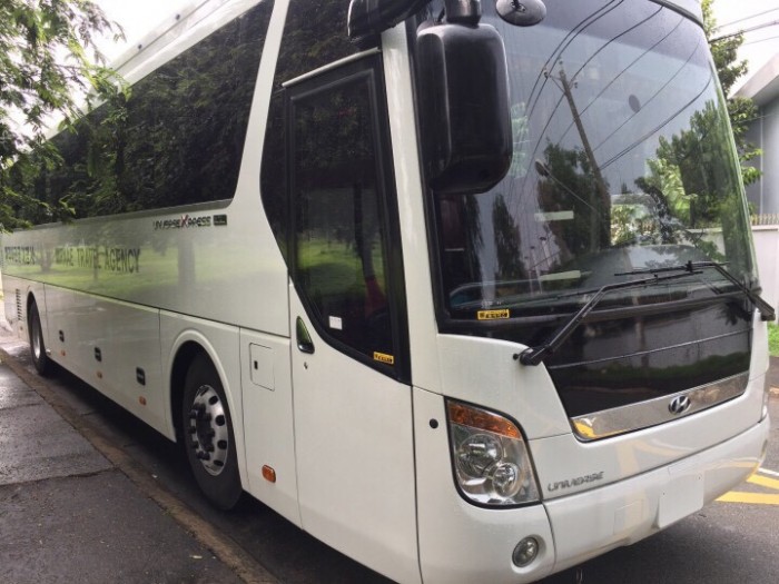 Hyundai universe nhập khẩu nguyên chiếc