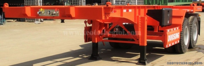 Bán Sơ mi rơ moóc chở container. Nhãn Hiệu Doosung Hàn Quốc: 20feet , 2trục. Tải trọng 29.150 kg