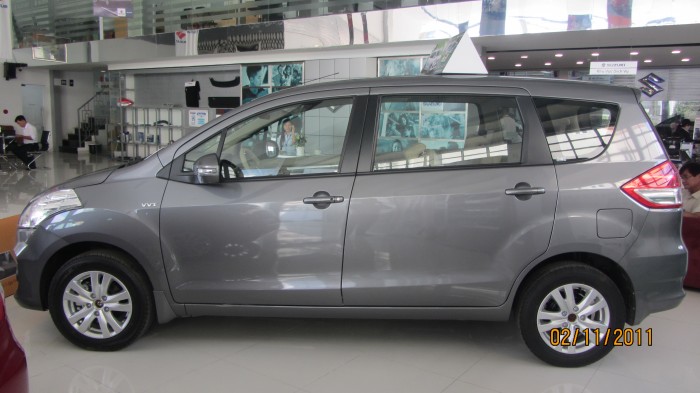 Tại sao nói: Rẻ hơn 200 triệu, Ertiga khắc tinh của Innova? Tổng lăn bánh 690 triệu