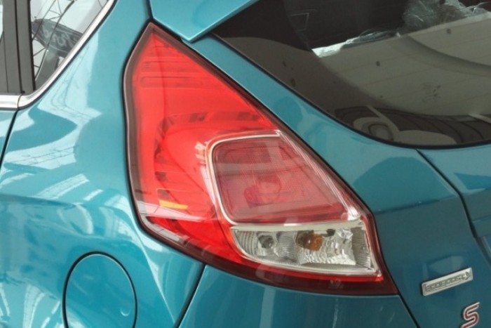 Khuyến mãi Ford Fiesta 1.0 Ecoboost, trả trước 150 triệu, giao xe ngay, lãi suất thấp