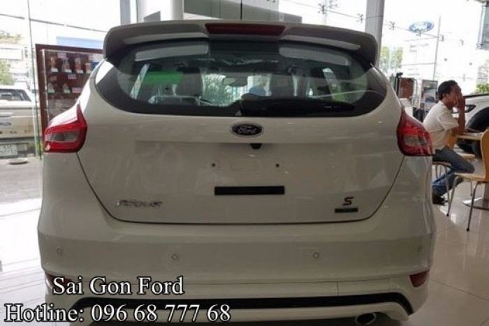 Khuyến mãi Ford Focus 1.5L Sport AT (5 cửa). Trả trước 150 triệu, giao xe ngay