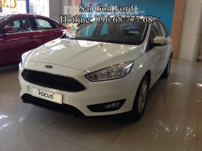 Khuyến mãi Ford Focus 1.5 Sport - Trả trước 150 triệu, giao xe ngay