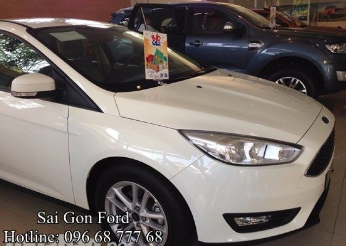 Khuyến mãi Ford Focus 1.5 Sport - Trả trước 150 triệu, giao xe ngay