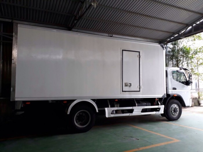 Xe tải Fuso 7.2 tấn thùng kín bảo ôn tiêu chuẩn châu Âu, hỗ trợ mua trả góp 80% giá xe