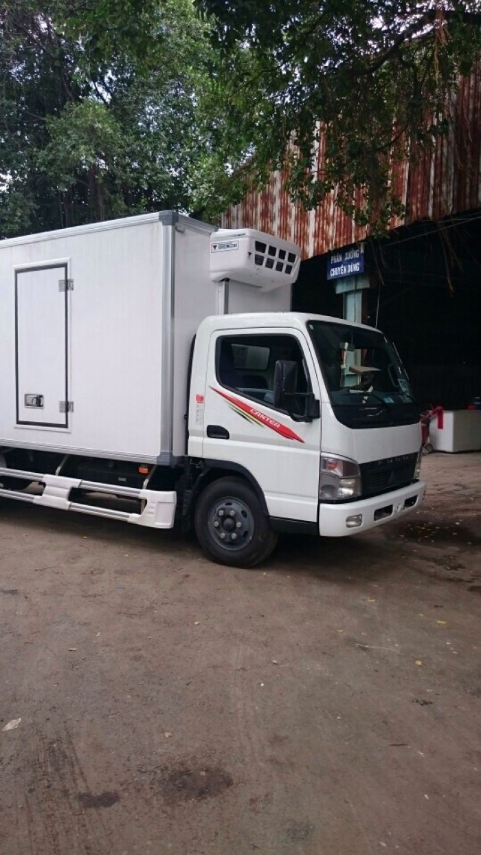 Bán xe tải thùng đông lạnh tải trọng 4 tấn, xe tải Fuso Canter 8.2 HD