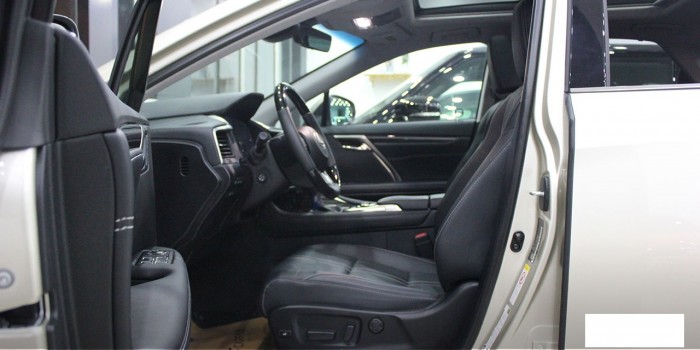 Giao ngay xe mới nhập khẩu Mỹ Lexus Rx350 màu vàng cát, Full option