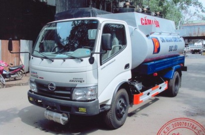 Hino Xitec WU342L thùng xitec chở dầu, chở xăng thể tích 6 khối, cho vay lãi suất thấp
