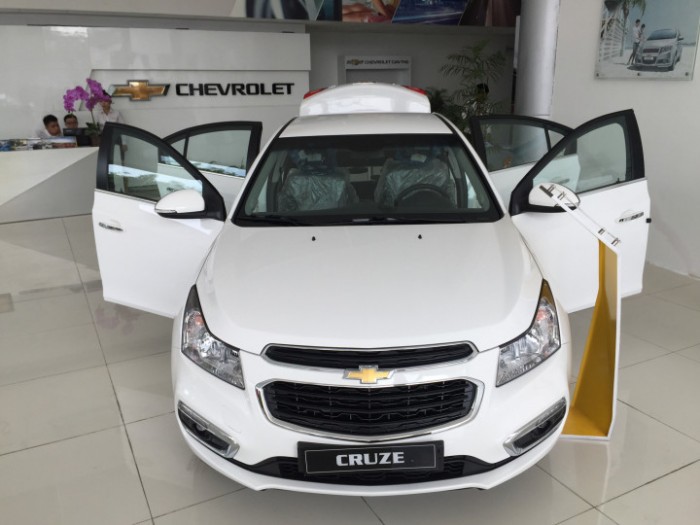 Chevrolet Cruze Lt mới. Nhá máy để được gọi lại tư vấn!