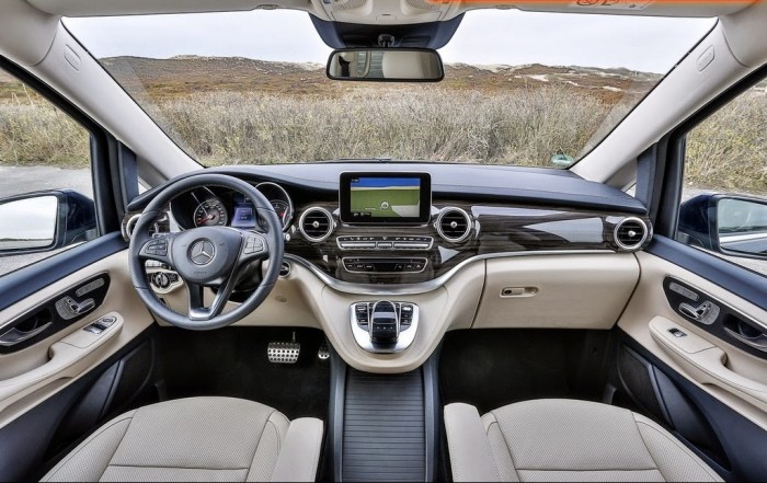 Mercedes-Benz V250 V220 D Vito 7 8 chỗ ưu đãi tặng 100% trc bạ và bảo hành 3 năm,2 BHiểm thân xe