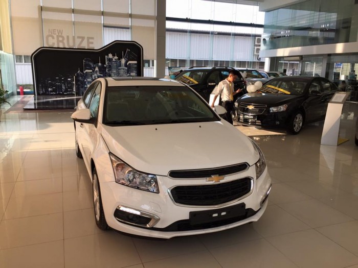 Bán xe chevrolet cruze số tự động 1.8 AT đời 2017 giá tốt nhất
