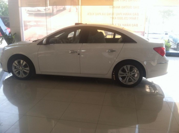 Bán xe chevrolet cruze số tự động 1.8 AT đời 2017 giá tốt nhất