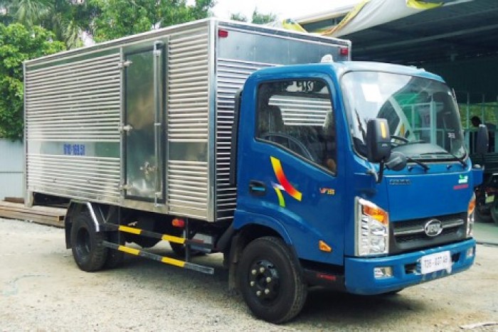 Xe tải 2,4 tấn vào phố Veam VT252-1, động cơ Hyundai D4BF, thùng 4m14
