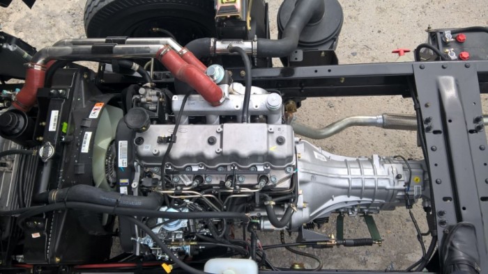 Xe tải 2,4 tấn vào phố Veam VT252-1, động cơ Hyundai D4BF, thùng 4m14