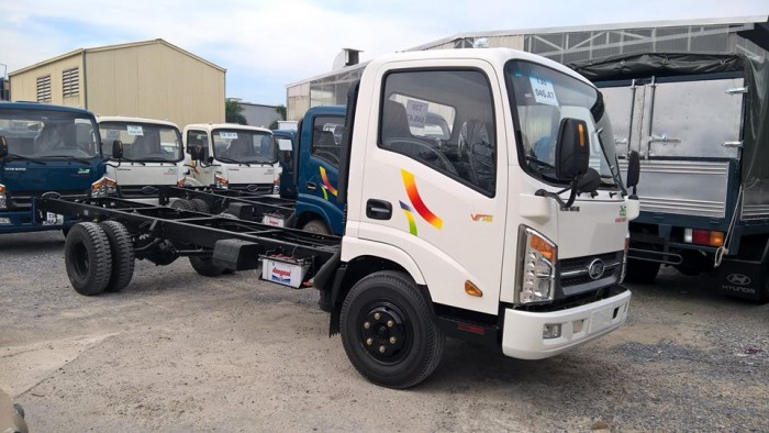 Xe tải 2,4 tấn vào phố Veam VT252-1, động cơ Hyundai D4BF, thùng 4m14