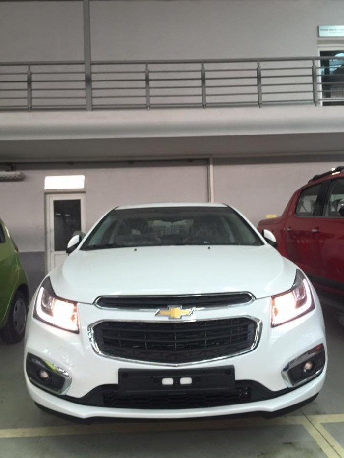 Chevrolet Cruze phiên bản 2017 khuyến mãi cực sốc, hỗ trợ 100% ngân hàng lãi suất 0% trong 6 tháng. Alo ngay nhận giá Sốc