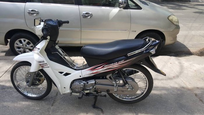 Sirius màu trắng 2013 xe keng như mới.