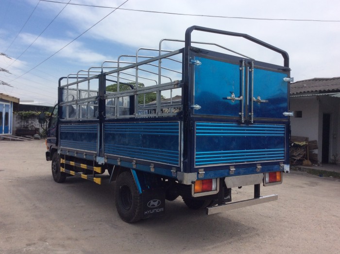 Xe Tải Hyundai Hd700 7.5 Tấn Đồng Vàng Thùng Inox, hỗ Trợ Trả Góp 80% Giá Trị Xe