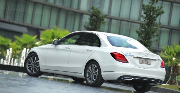 Mercedes C200 C250 Trắng-Kem vay NH 80% giá xe lãi suất ưu bao duyệt hồ sơ hỗ trợ 30% trc bạ