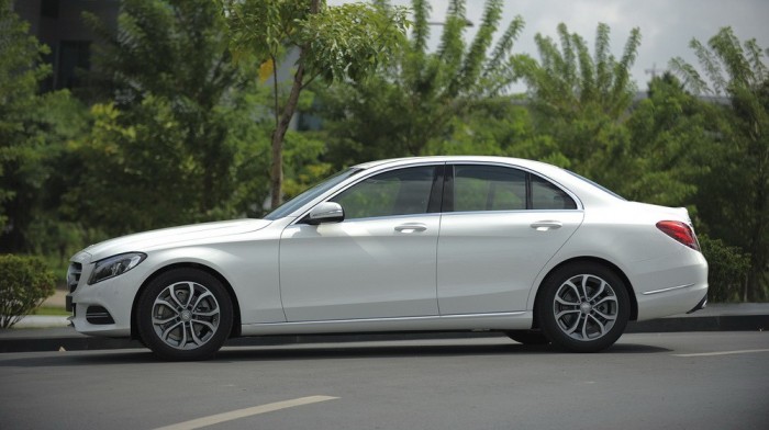 Mercedes C200 C250 Trắng-Kem vay NH 80% giá xe lãi suất ưu bao duyệt hồ sơ hỗ trợ 30% trc bạ