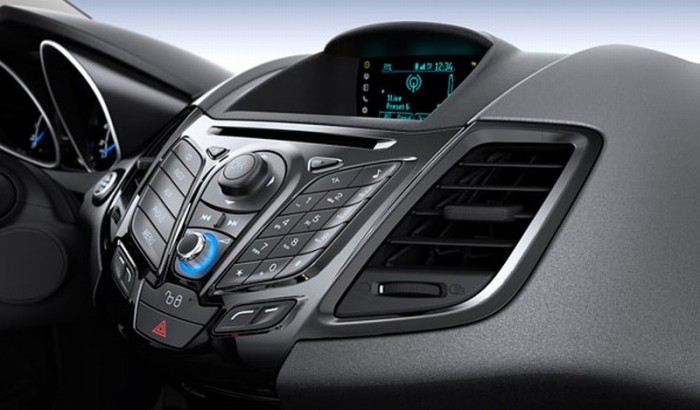 Ford Fiesta Hộp số tự động 6 cấp ly hợp kép. tiết kiệm nhiên liệu tối đa