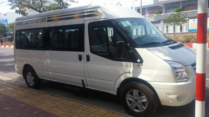FORD TRANSIT ,  giao xe ngay