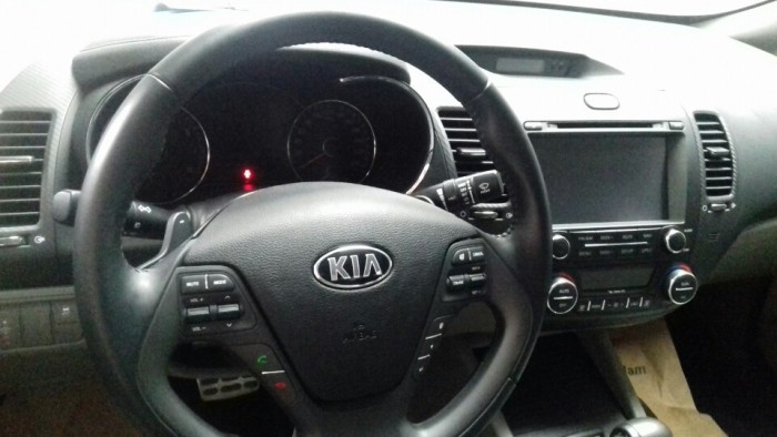 Kia k3 2.0 AT màu bạc cực chất
