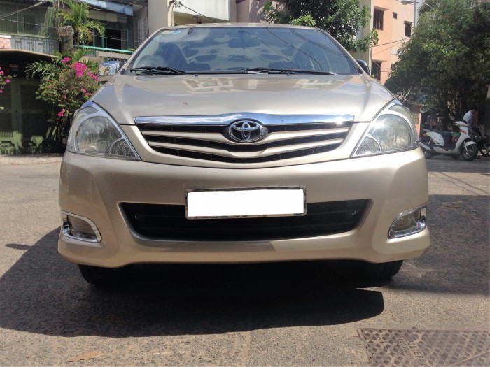 Xe innova gia đình còn mới