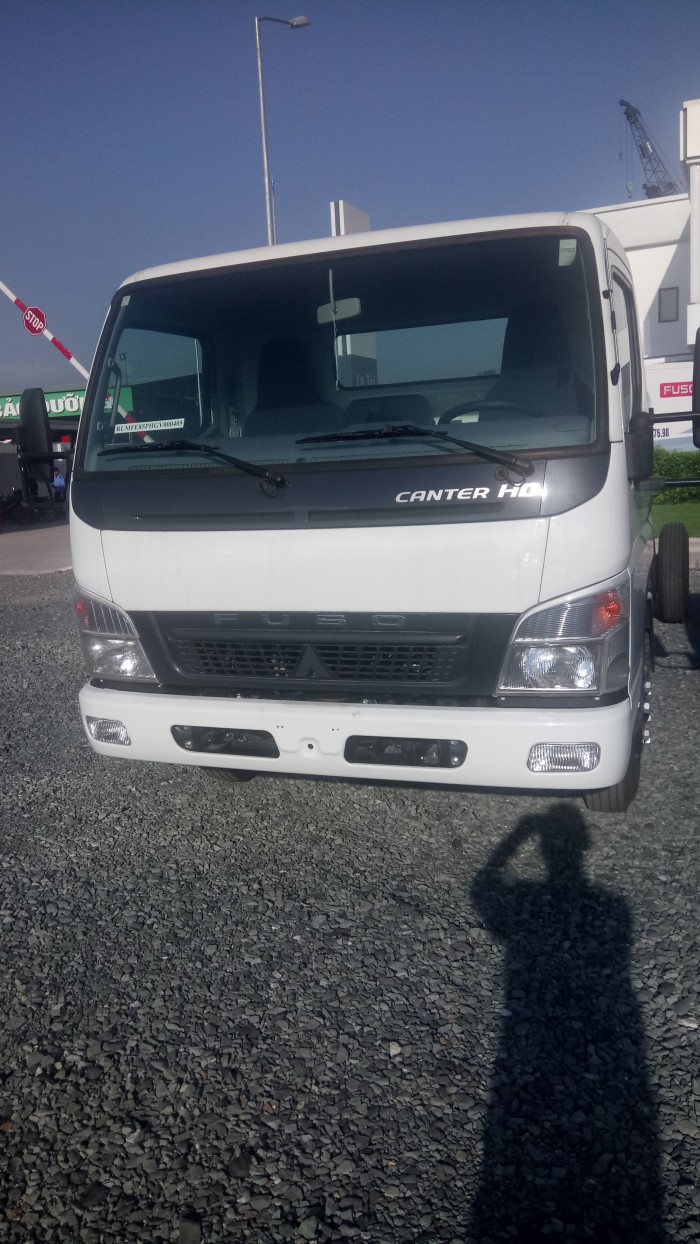 Canter8.2 tải trọng 5 tấn thùng mui bạt thùng kín thùng dài 5m8 liên hệ ngay để có giá ưu đãi nhất