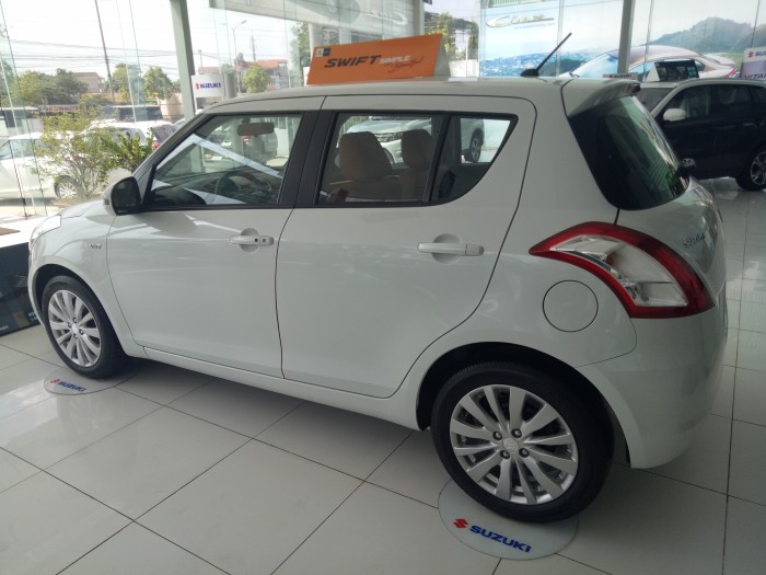 Bán Suzuki Swift 2017 gía rẻ tại Hà Nội,tặng 80 triệu, xe giao ngay