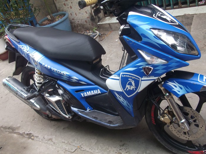 Yamaha Nouvo 4 màu xanh-đen bstp 2k10 mới 95% xe đẹp máy êm nguyên zin