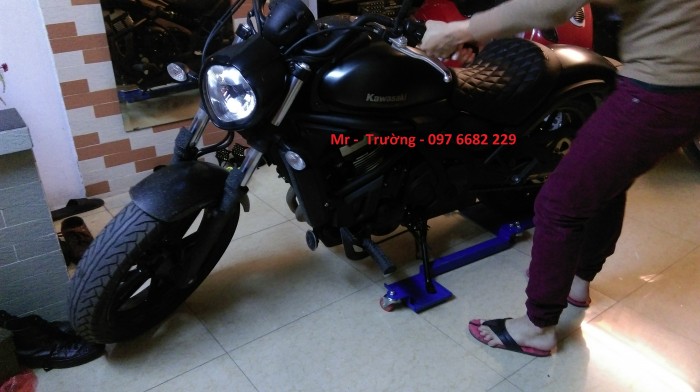 Bệ quay xe máy cho nhà hẹp
