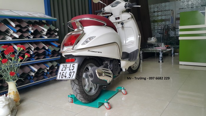 Bệ quay xe máy cho nhà hẹp