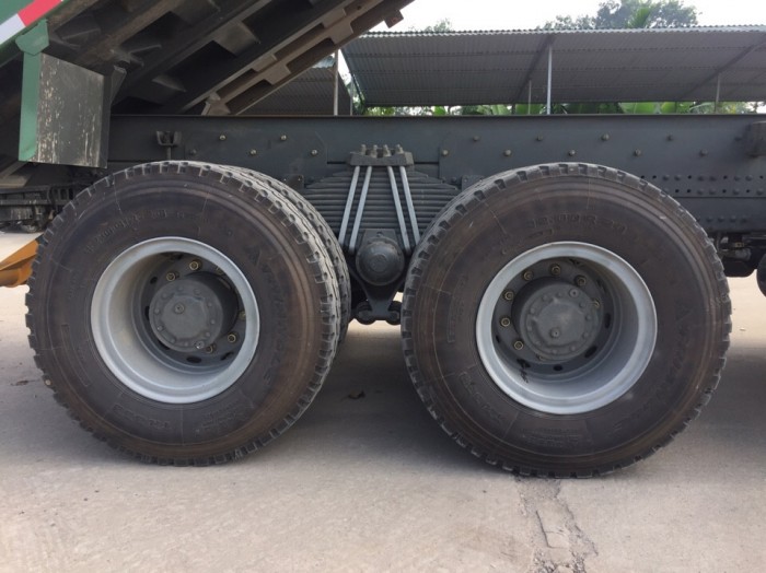 Xe ben 6x4 chân HOWO 12la nhip  thùng siêu dày, đáy thành 10mm, thành thùng 8mm