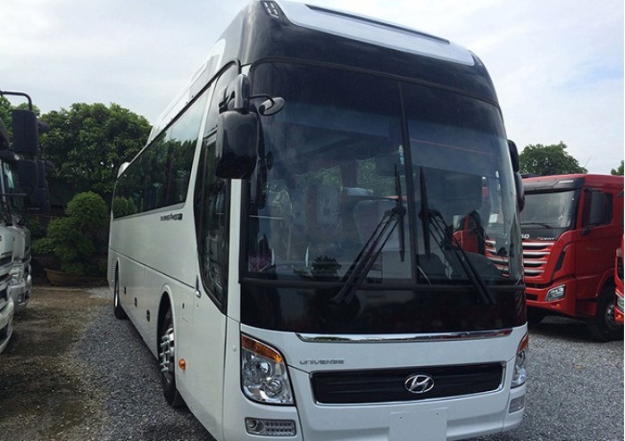 Bán xe Hyundai Universe Noble 47 chỗ nhập khẩu Hàn Quốc nguyên chiếc, mới 100%.