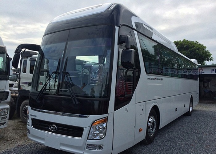 Bán xe Hyundai Universe Noble 47 chỗ nhập khẩu Hàn Quốc nguyên chiếc, mới 100%.