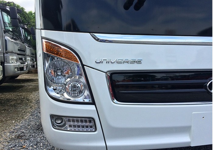 Bán xe Hyundai Universe Noble 47 chỗ nhập khẩu Hàn Quốc nguyên chiếc, mới 100%.