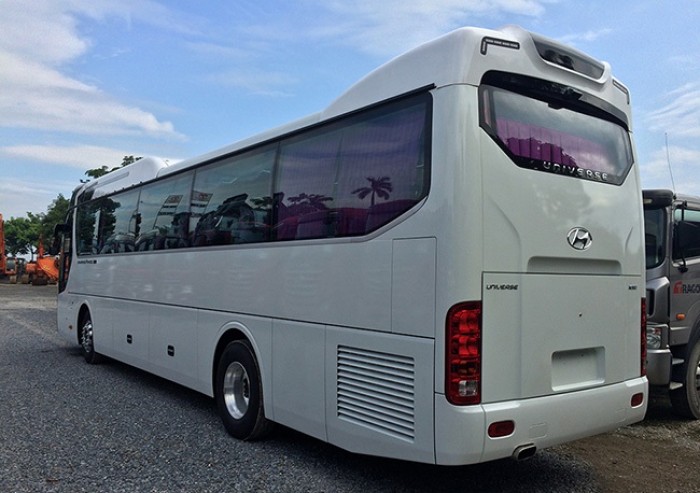 Bán xe Hyundai Universe Noble 47 chỗ nhập khẩu Hàn Quốc nguyên chiếc, mới 100%.