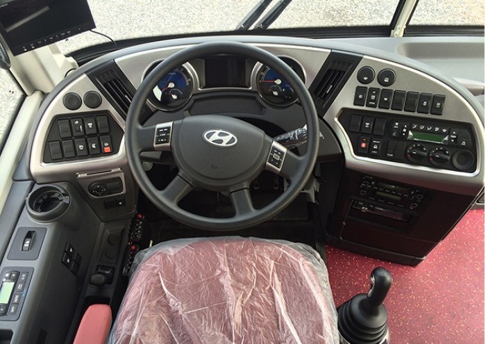 Bán xe Hyundai Universe Noble 47 chỗ nhập khẩu Hàn Quốc nguyên chiếc, mới 100%.