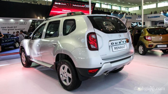 Bán RENAULT DUSTER nhập khẩu nguyên chiếc. Tặng VOUCHER tiền mặt cho khách hàng khi mua trong tháng 1/2017