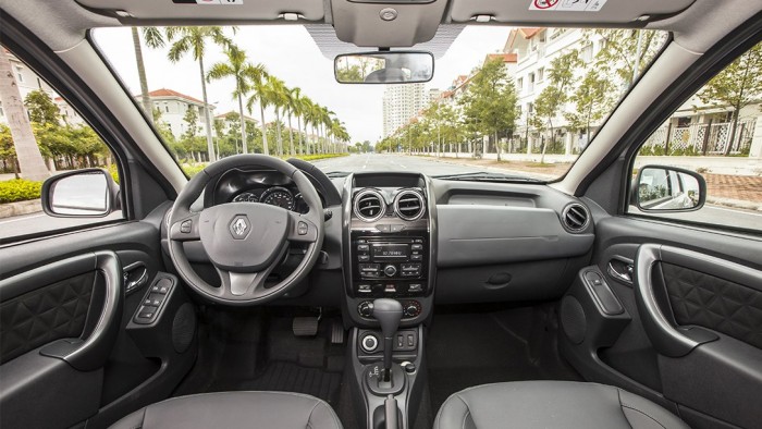 Bán RENAULT DUSTER nhập khẩu nguyên chiếc. Tặng VOUCHER tiền mặt cho khách hàng khi mua trong tháng 1/2017