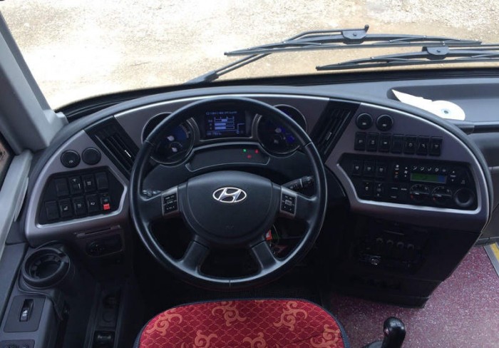 Bán xe khách Hyundai Universe Luxury 47 chỗ đời 2016, xe có sẵn- giá cạnh tranh.