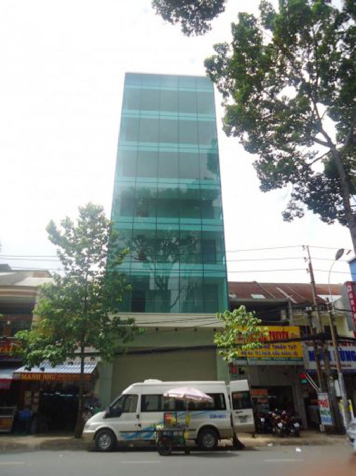 Cho thuê khách sạn 135 Trần Hưng Đạo Q1, 6 lầu, thang máy, 8 phòng ngủ đầy đủ tiện nghi