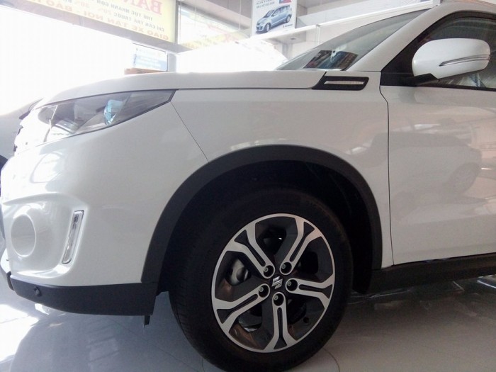 Khuyến mãi cực sốc tặng trọn gói đăng kí xe, chỉ với 779 triệu đồng rinh về ngay VITARA 2016