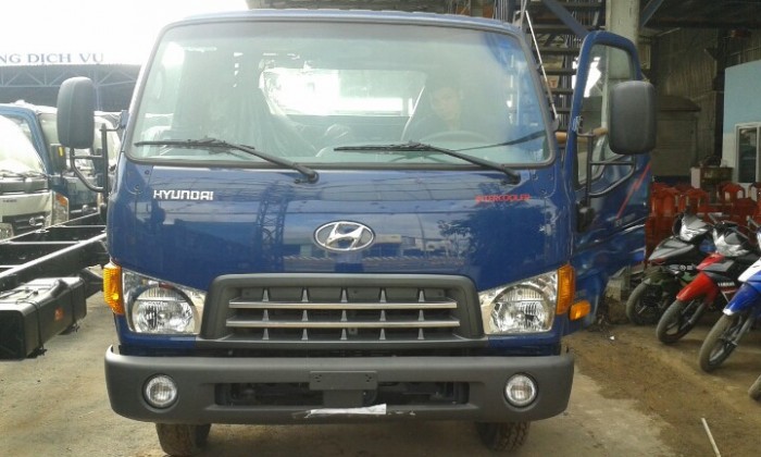 Bán xe tải Hyundai HD700 tải trọng 6.9 tấn giá tốt