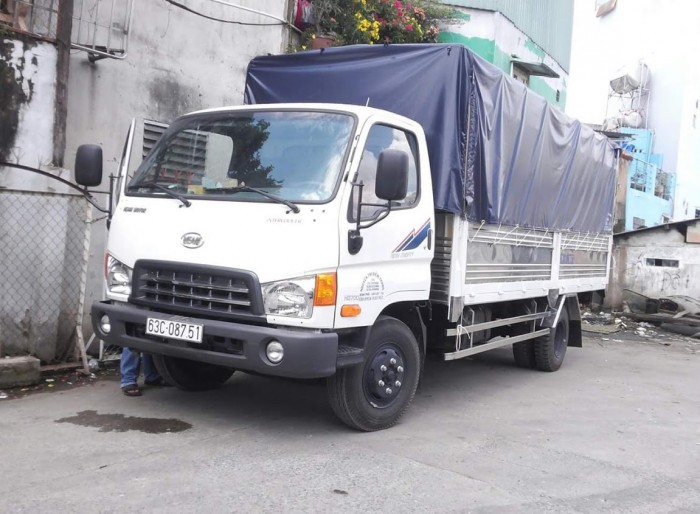 Bán xe tải Hyundai HD700 tải trọng 6.9 tấn giá tốt